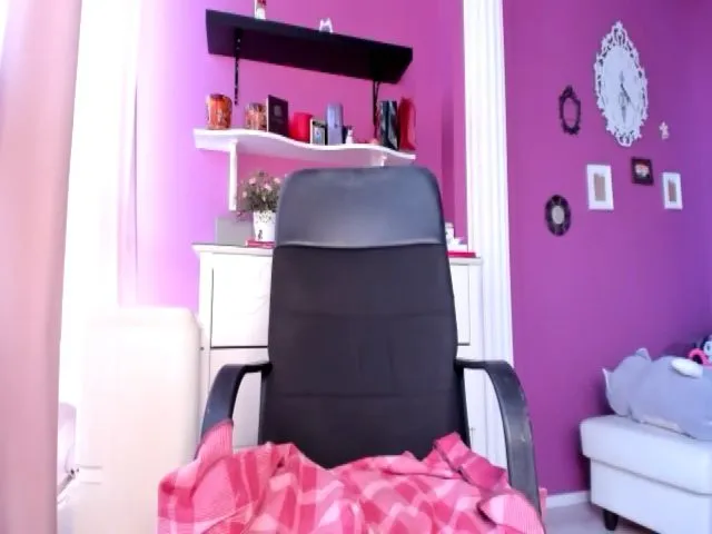 Live sex webcam photo for Lil_PrincessG #265373513