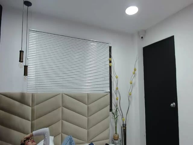 Live sex webcam photo for ShenLong3 #254624439