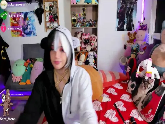 Live sex webcam photo for Sara_Skys #255847402