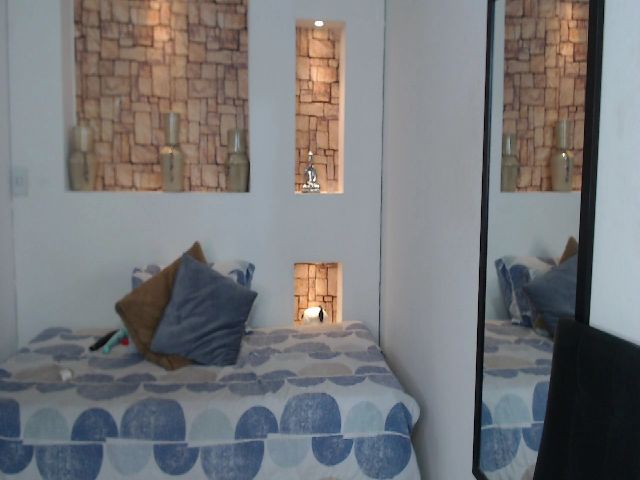 Live sex webcam photo for nicollewalton #257838423