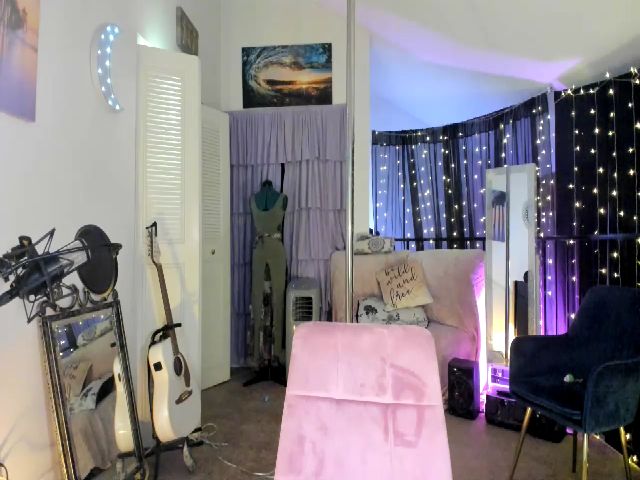 Live sex webcam photo for PetiteJewel #263618115