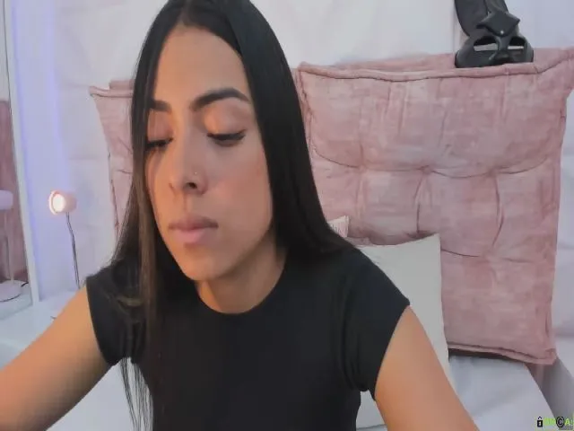 Live sex webcam photo for Kendry_ #260197202