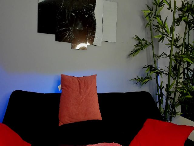 Live sex webcam photo for Violet_03_ #259449423