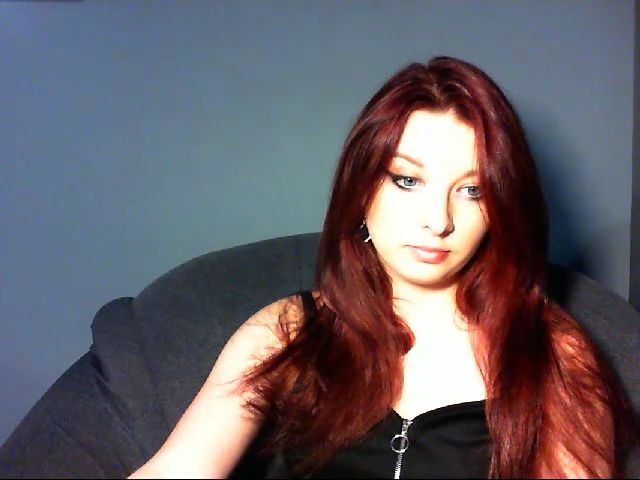 Live sex webcam photo for VirginLuna18 #253097394