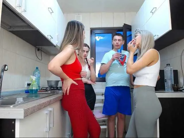 Live sex webcam photo for nolimit3some #245362765