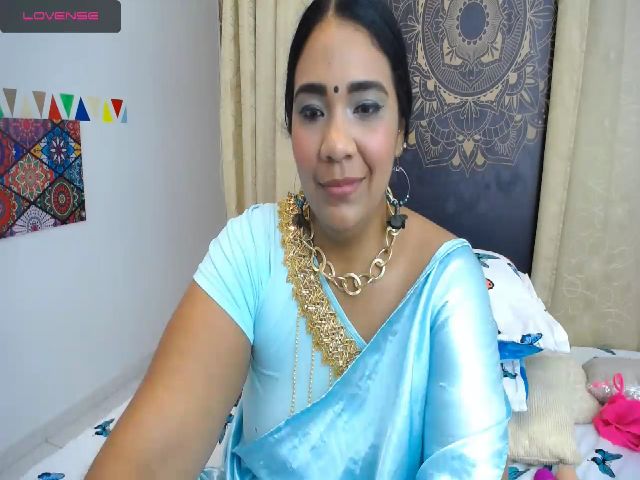 Live sex webcam photo for IndianMama #261535492