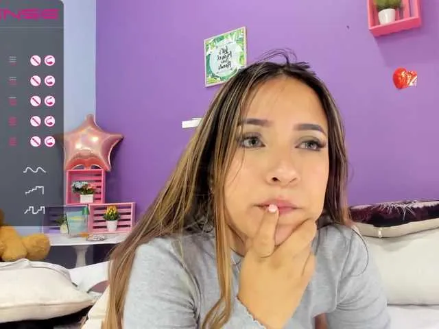 Live sex webcam photo for LittleToxic #241042991