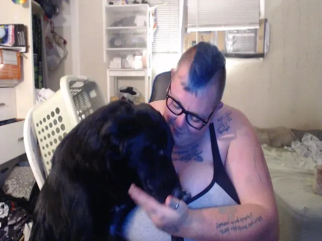 Live sex webcam photo for PunkChick420 #257405867