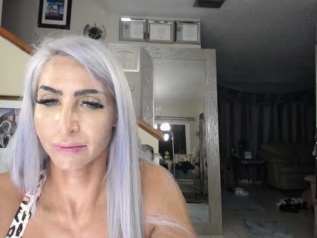 Live sex webcam photo for adrianna_fox #287953109