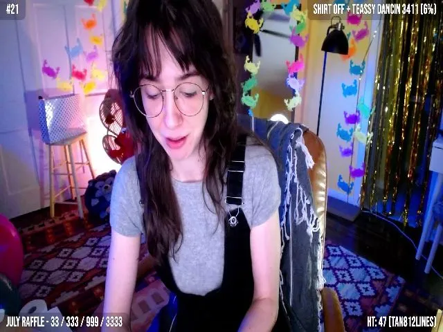 Live sex webcam photo for Yarrow #258478951