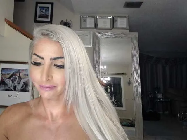 Live sex webcam photo for adrianna_fox #287953186