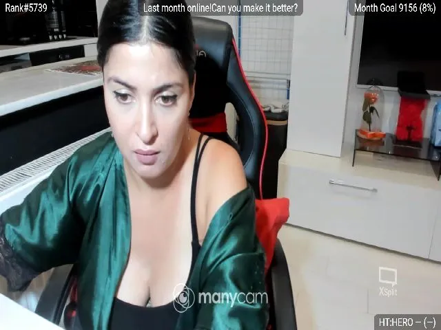 Live sex webcam photo for Littlegirl25 #255761942