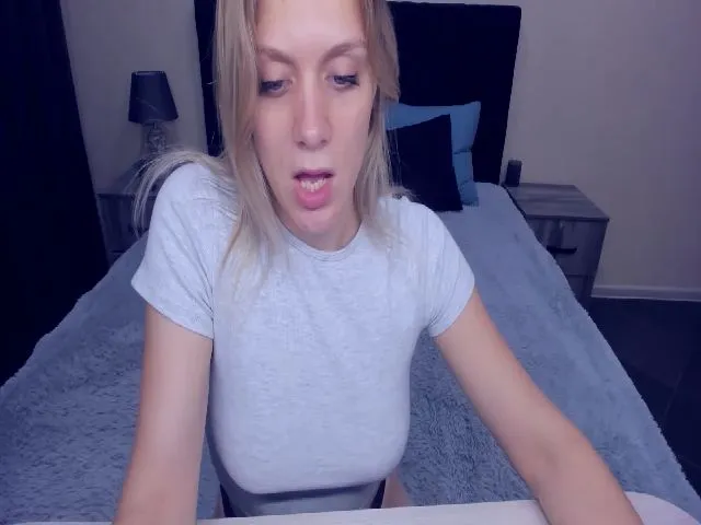 Live sex webcam photo for MeganKind #261928789