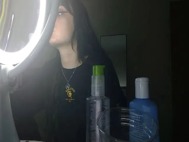 Live sex webcam photo for LilithLucid #256114367