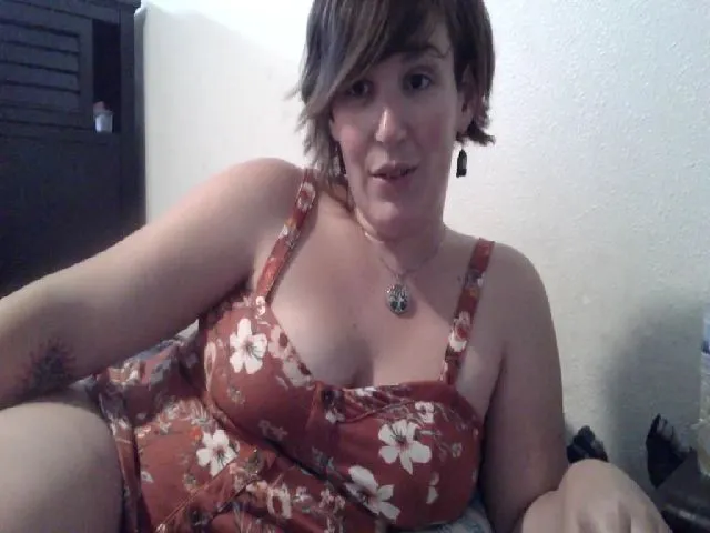 Live sex webcam photo for AngiePolerina #253155523