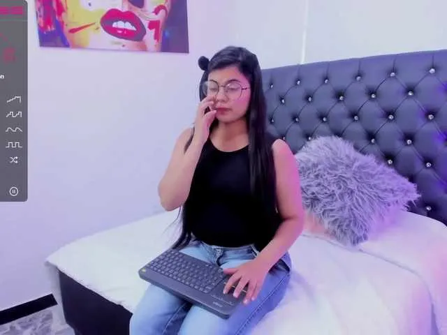 Live sex webcam photo for Esmeralda-Tor #249059800