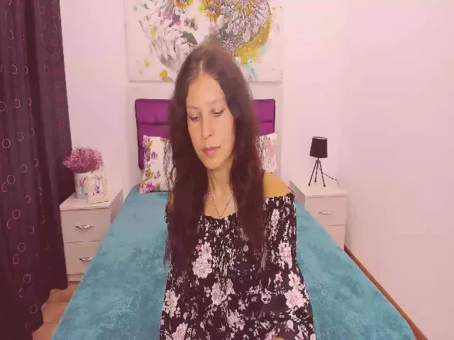 Live sex webcam photo for KarenSilk #264748222