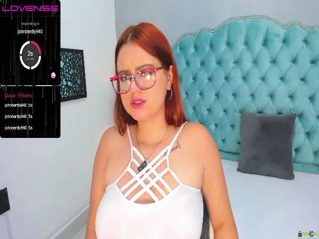 Live sex webcam photo for Esmeralda_R #256428160