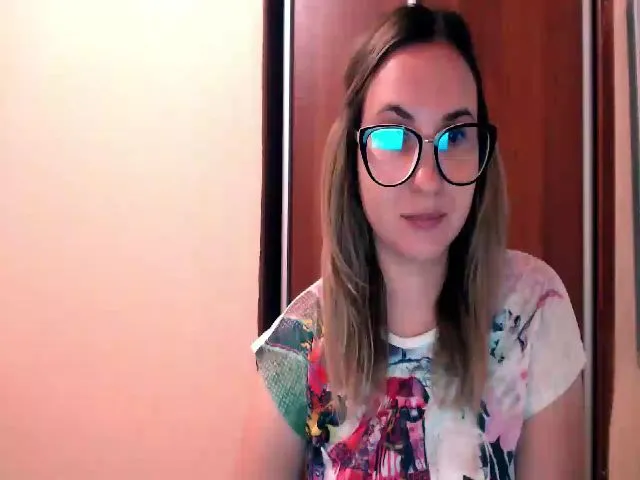 Live sex webcam photo for Kay_Lo #259355642