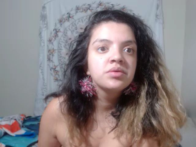 Live sex webcam photo for Lil_Monster22 #264244381