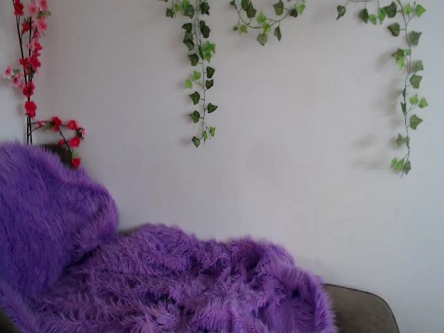 Live sex webcam photo for Lynn_Luv #260691232