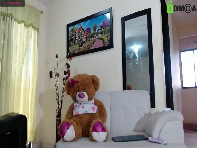 Live sex webcam photo for Lily_Baudinx #253226562