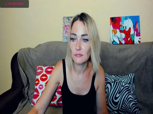 Live sex webcam photo for SecretDream #263003477