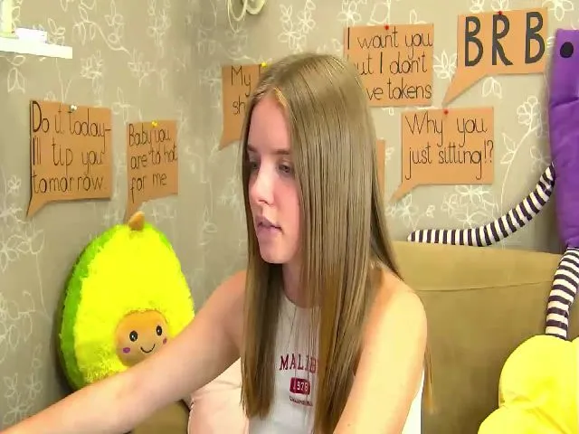 Live sex webcam photo for CaNaDaDi #265368900