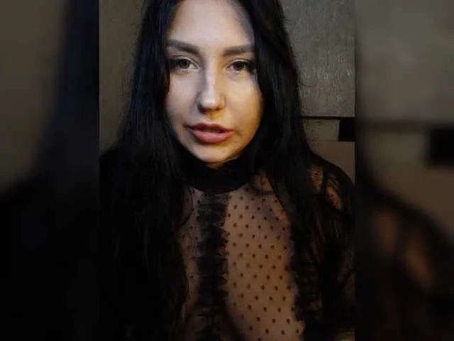 Live sex webcam photo for YoungMilf #261526313