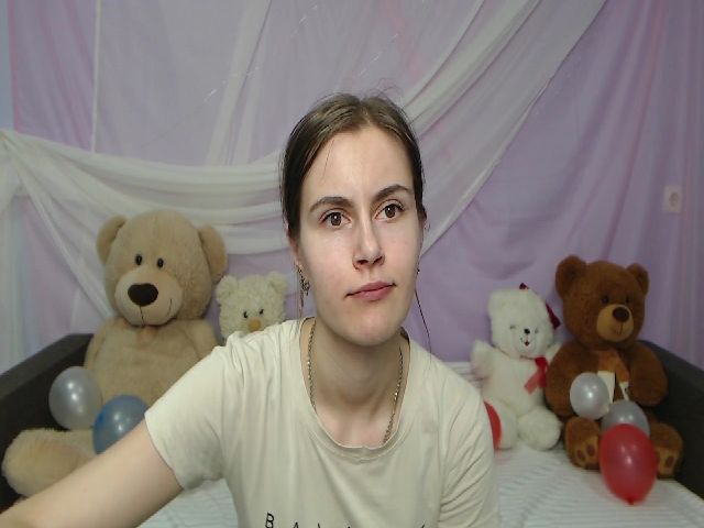 Live sex webcam photo for MollyTravis #254902564