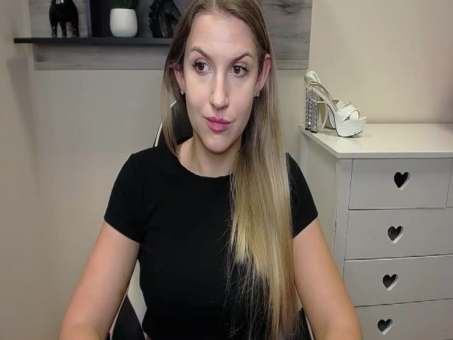 Live sex webcam photo for WILDemilly #263568400