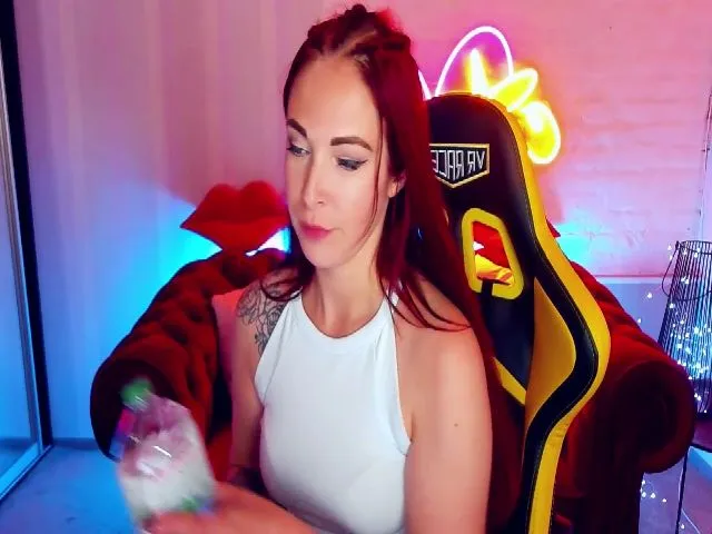 Live sex webcam photo for Red_Catty #252800802