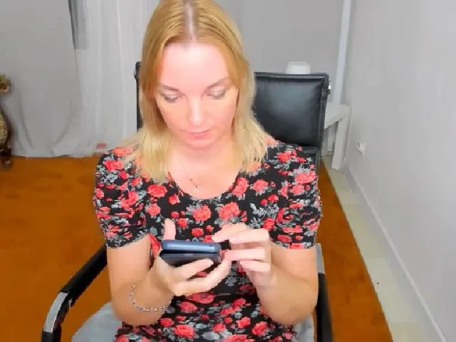 Live sex webcam photo for ReganLovely #265428060