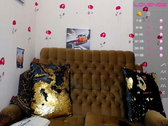 Live sex webcam photo for SmokyRose #255837085