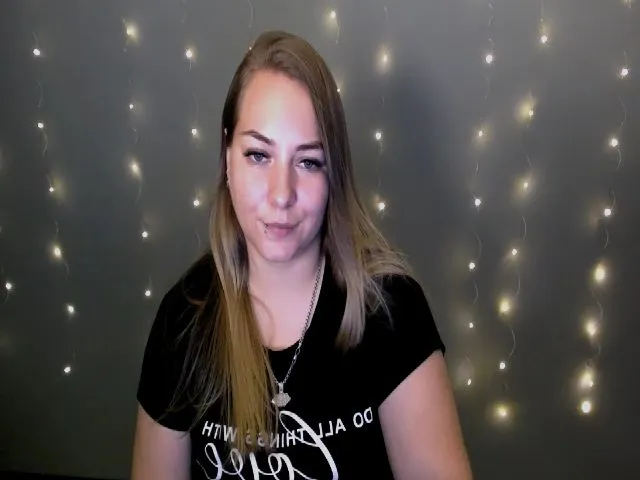 Live sex webcam photo for StellaJ_ #264551580