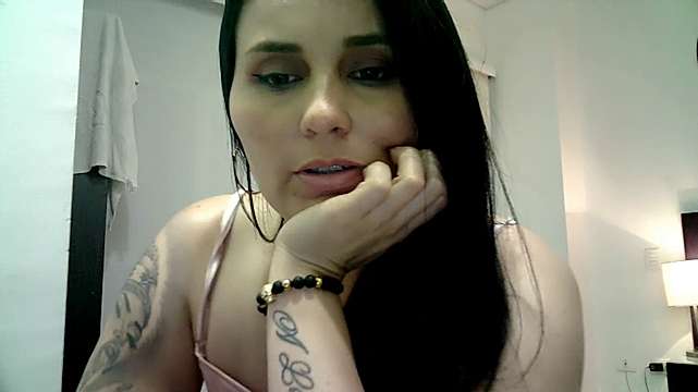 Live sex webcam photo for Karolina_S #244685596