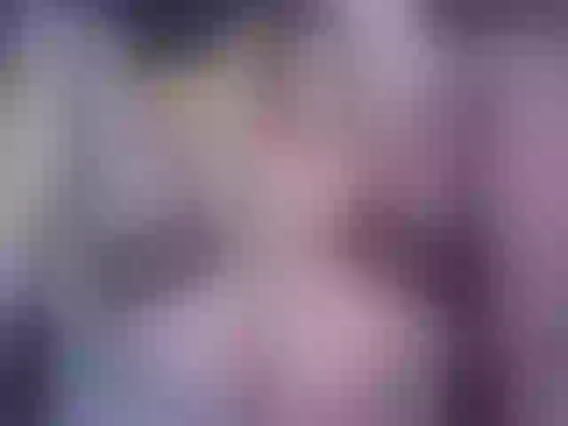 Live sex webcam photo for SaraMcHottie #241049333