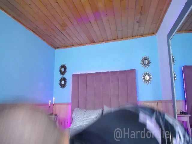 Live sex webcam photo for HardorDie #255101747