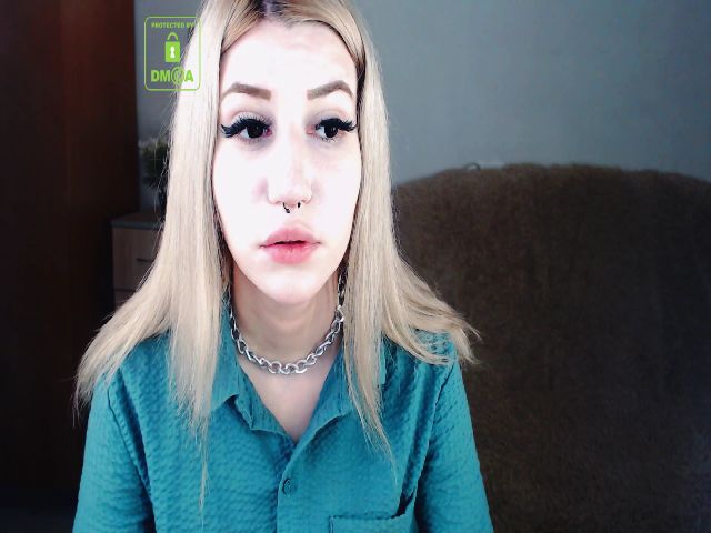 Live sex webcam photo for Alison_Moonli #253951780