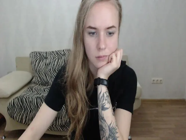Live sex webcam photo for Limana_xo #260963414