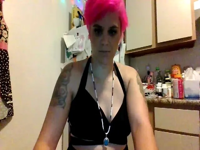 Live sex webcam photo for Potmommy222 #258769278