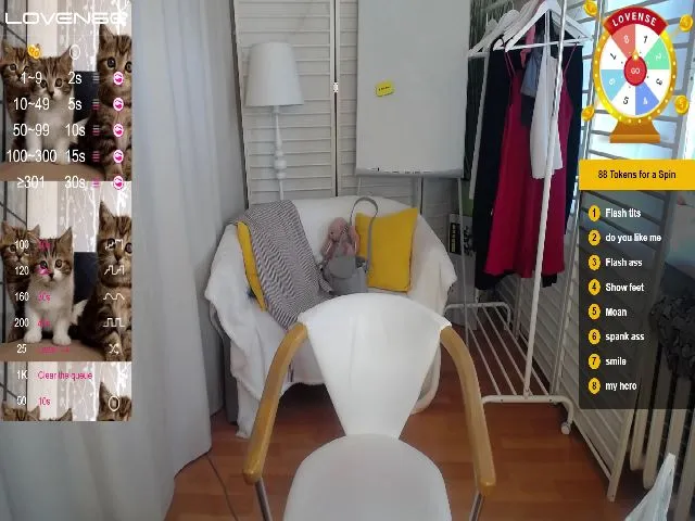 Live sex webcam photo for StayWild21 #255642320