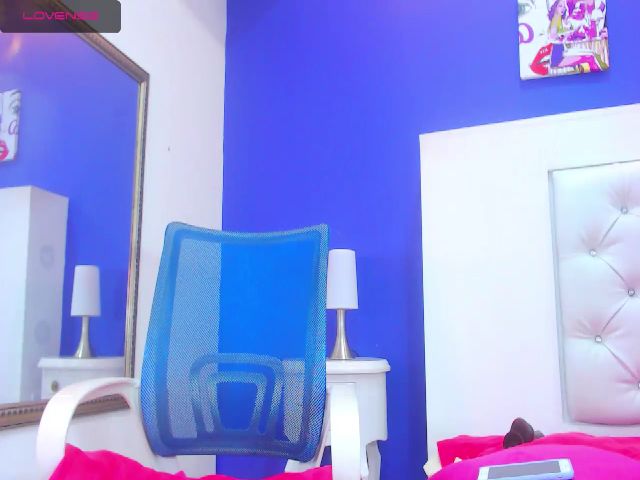 Live sex webcam photo for Scarlett_1801 #254315085