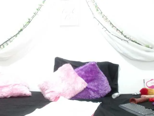 Live sex webcam photo for lilyhung50 #251574196