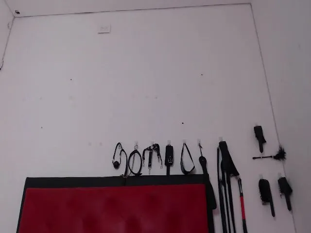 Live sex webcam photo for LiliJade #261471453