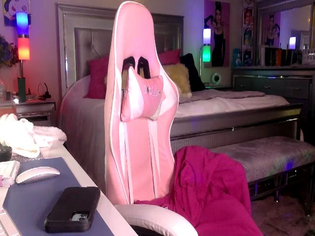 Live sex webcam photo for SmokinSage #254429285