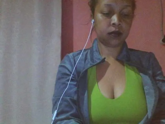 Live sex webcam photo for big-ass-sexy #264430404
