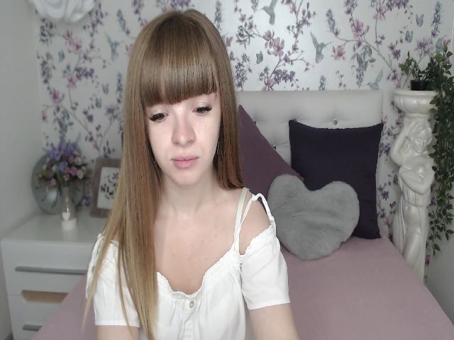 Live sex webcam photo for Ssexy_Kitty #253875749