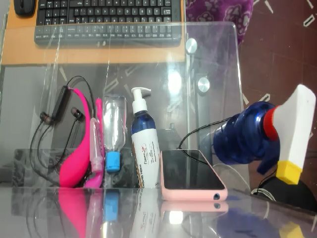 Live sex webcam photo for sexyfox_18 #254704391