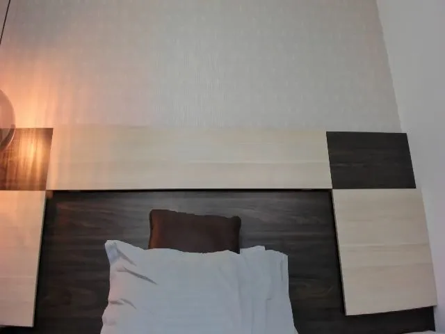 Live sex webcam photo for Kimberly69_ #262543630